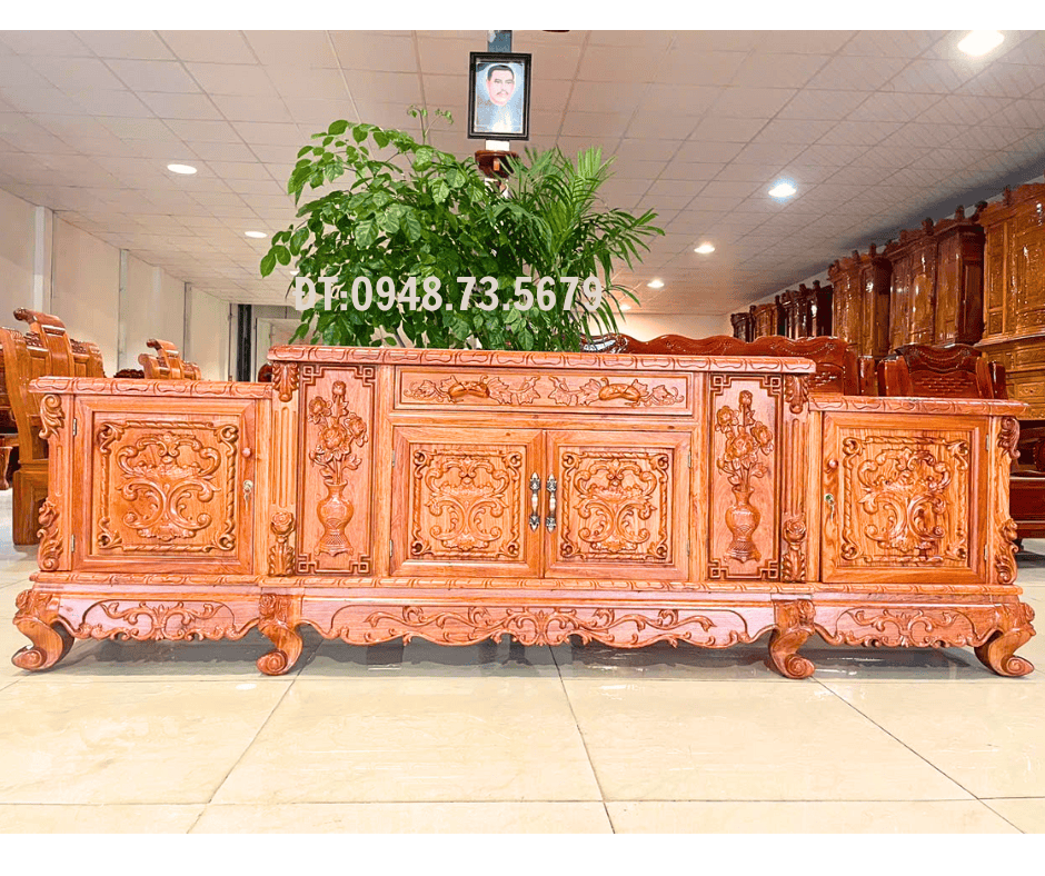 KỆ TIVI NUIS 2M4 CHẠM DÀY GỖ HƯƠNG ĐÁ - KTVH4